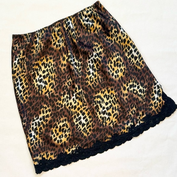 90s Victoria’s Secret Silky Satin Leopard Animal Print Vintage Half Slip L🔥🔥 - Picture 2 of 7